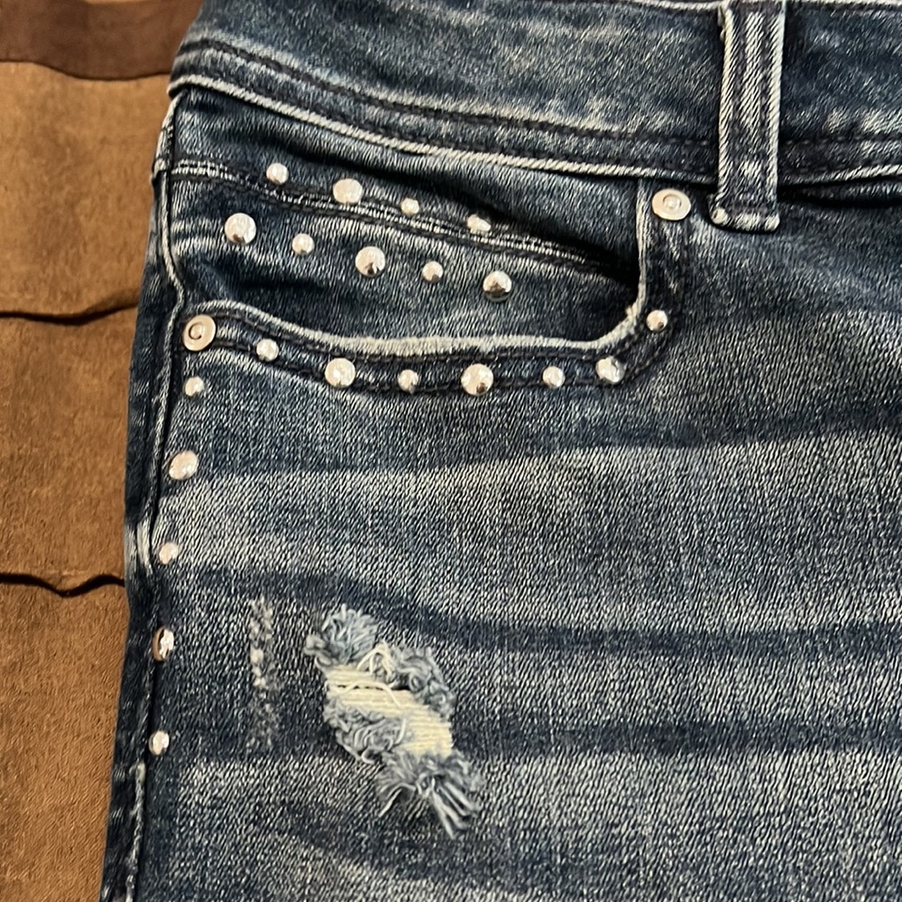 Beautiful jeans, worn a couple times with all the silver accents
